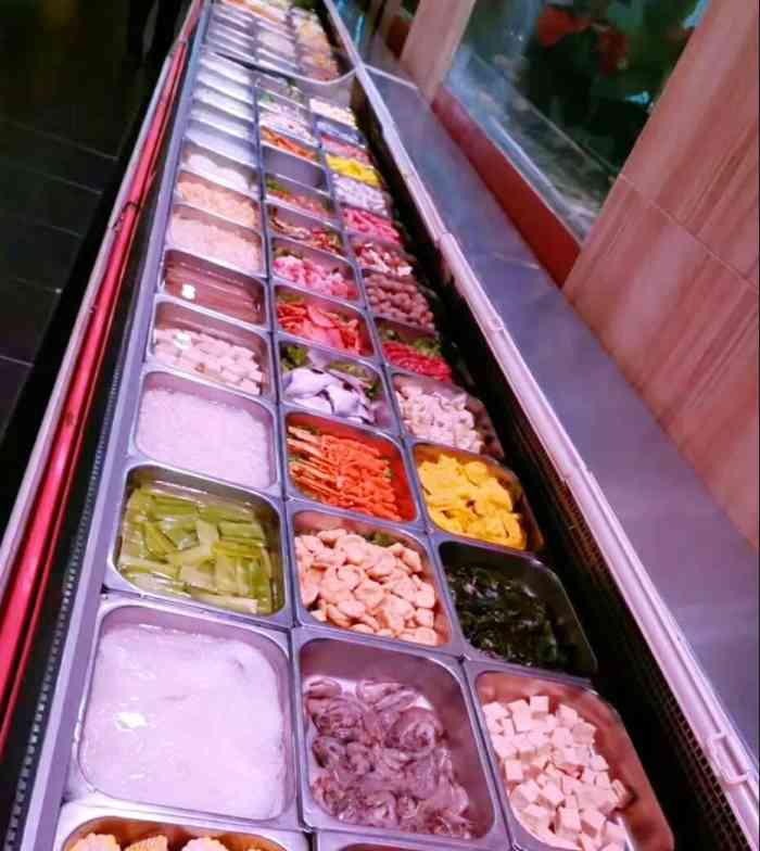 冠菌自助火锅(大朗长盛店)-"服务态度非常差服务员在哪里玩手机 叫了.