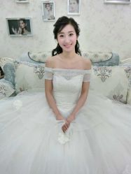 -红馆妆造(中央大街店)