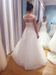 -Flora婚纱礼服定制租赁店