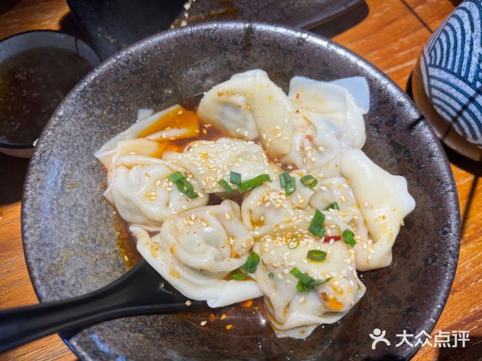 归蜀第成都串串料理(梅花路店)红油抄手图片