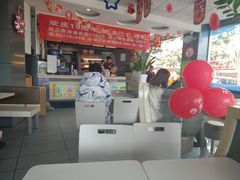 大堂-华莱士·炸鸡汉堡(簇桥镇店)