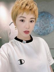 -变画·发型STUDIO