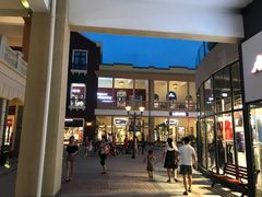 -王府井奥莱临潼小镇(临潼店)