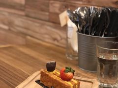拿破仑蛋糕-Common Table · Brunch & Coffee