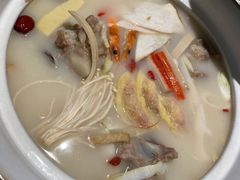 招牌猪骨煲-三人行骨头王火锅(长寿店)