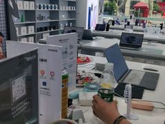-荣耀授权专卖店(黄浦浙江中路店)