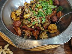 -愉肴麻辣香锅(中山路店)