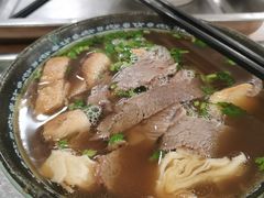 牛肉罩火烧-清真·白家牛肉罩火烧老店(育才街店)