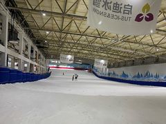 -乔波室内滑雪场