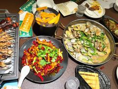 -曼听小寨海鲜烧烤·大连辣炒大王(盖州街店)