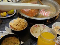 -沸炉重庆老火锅(军事博物馆店)