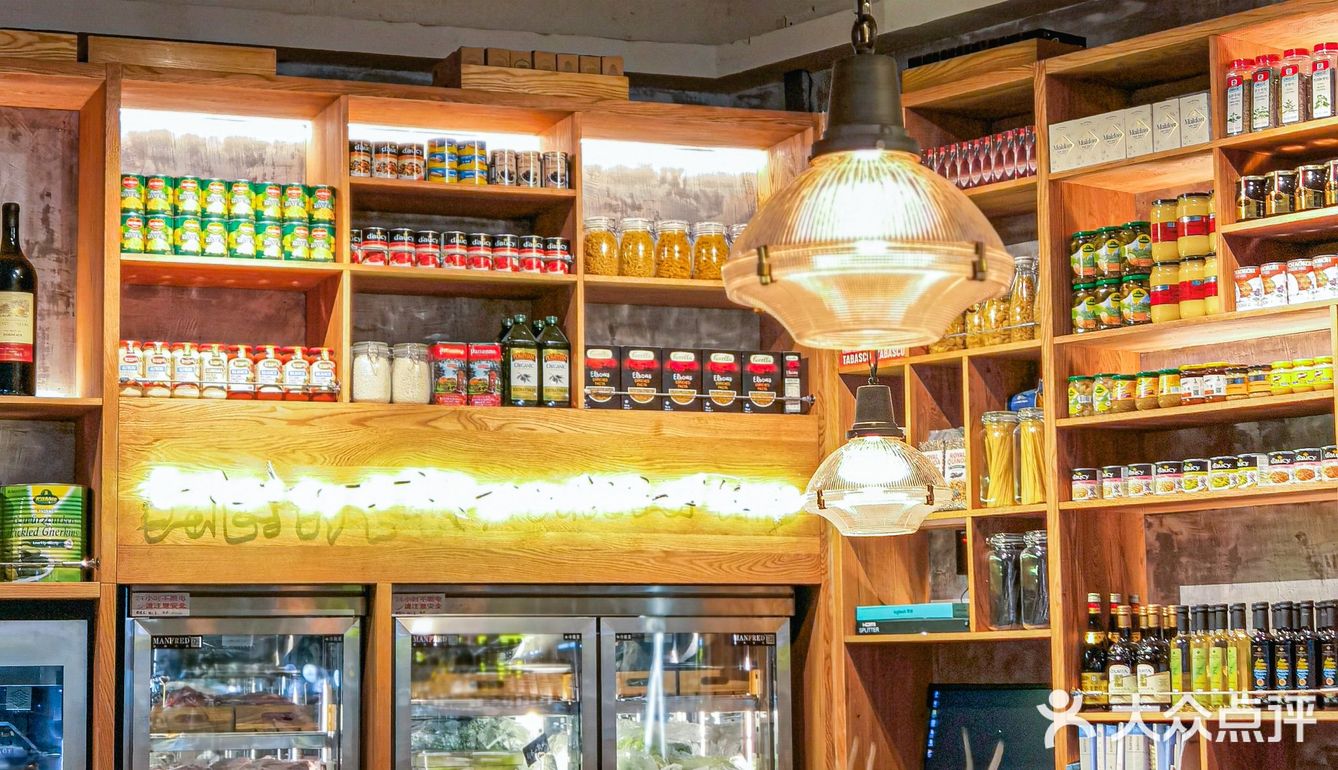 最近疯狂种草的西餐厅，氛围感十足🏙️~