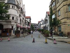 -钟书阁(松江泰晤士小镇店)