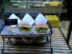 -万利隆·活力烘焙(人民路店)