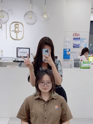 -1983 Hair Salon