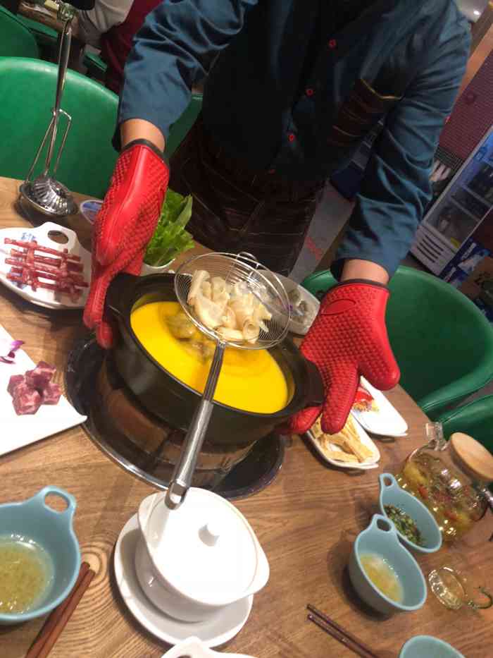 旺角港式打边炉-"之前去的,刚开业买的代金券,挺合适的,可.