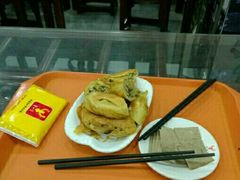 -牛一嘴·兰州牛肉面·大盘鸡(财富中心店)