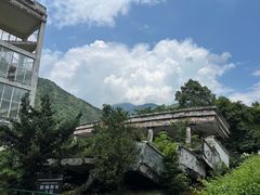 -四川汶川特大地震漩口中学遗址