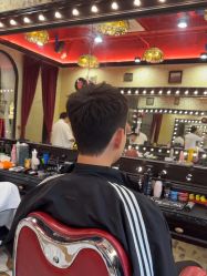 -东方先生国潮男士理发馆