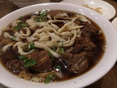 牛肉面-清真吴记门钉肉饼·喜多利