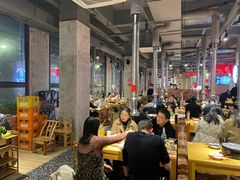 大堂-么肆烤肉·中式自助·烤肉大排档(街道口季佳PAI店)