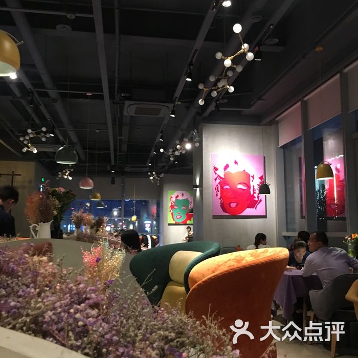 赵小姐创意餐厅