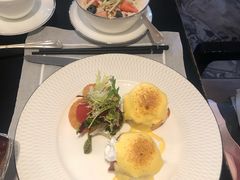 三文鱼班尼迪克-王府半岛酒店·大堂茶座