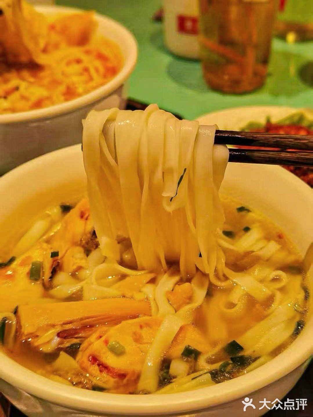 这一碗五指毛桃鲜鸡粉让我秒回广西[点赞]