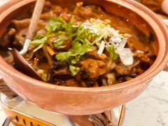 小鸡炖蘑菇-关东小磨东北菜(漕河泾印象城店)