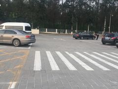 -窦店服务区-停车场