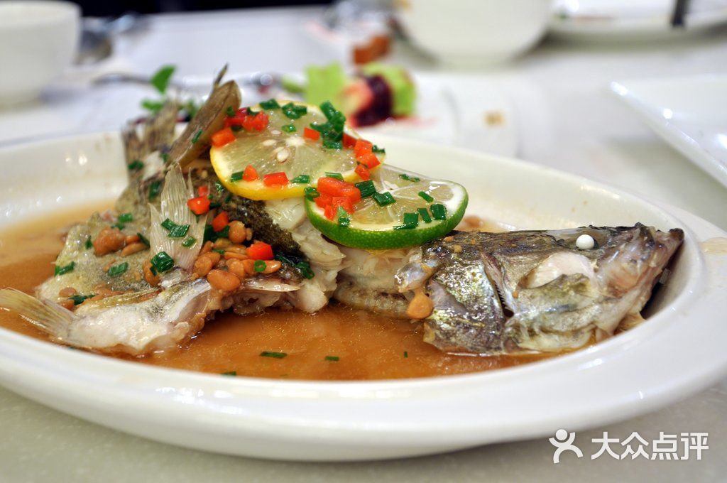 普宁豆瓣蒸桂鱼