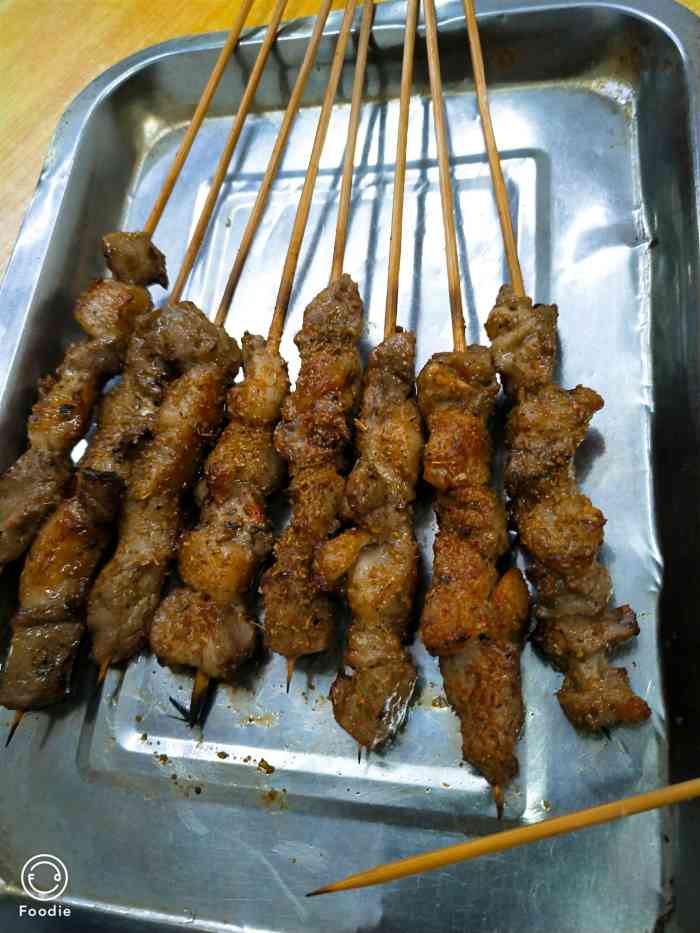 老班长烧烤(光华路店)-"三十七八度的高温,在有着微风的夜,穿行于.