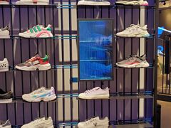 -阿迪达斯(武林银泰三叶草店)