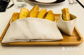 Cheese Truffle Potato Mash with Baguette