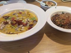 -严记小天府酸菜鱼(西四路店)