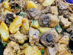 铁锅炖鸡-桦春鹤岗小串·东北铁锅炖(左家庄店)