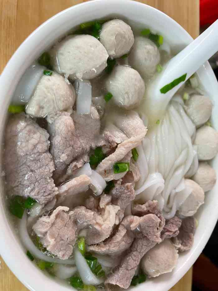 分量很足的汤粉店