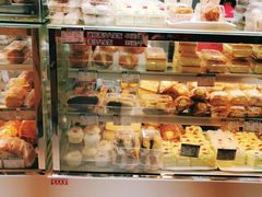 面包甜点陈列柜-白玉兰食品(甜云店)