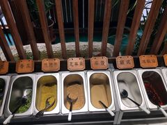 -八月美食小馆(银泰城总店)