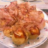更多吃的是情怀吧。还有屋子里面油烟味道是真的大