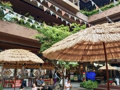 -瑞虹新天地月亮湾