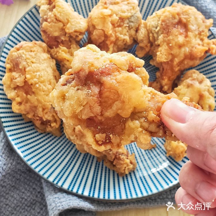 外酥里嫩的脆皮炸鸡腿