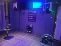 -VR 间客漫·PS电玩·虚拟现实包间游戏电竞(街道口店)