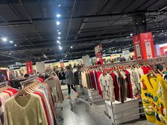 -燕莎奥特莱斯购物中心