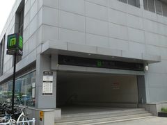 -新百广场(地铁站)