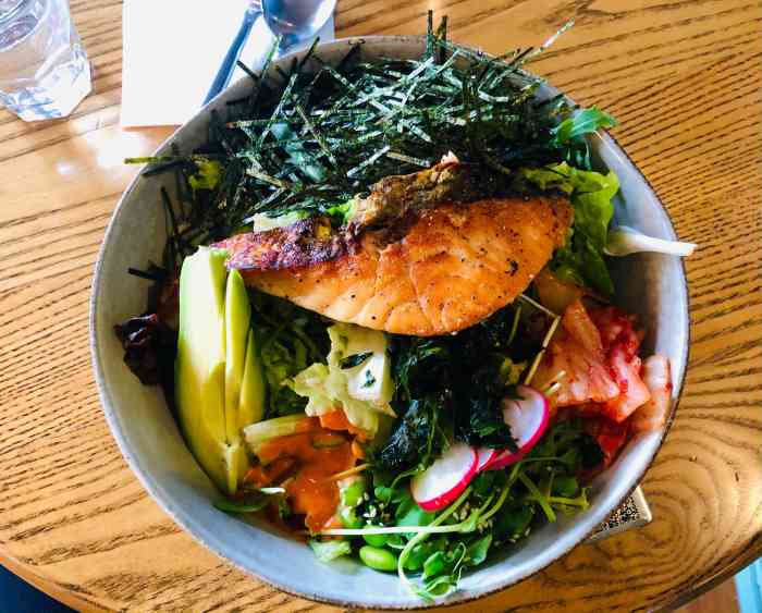 现在北京wagas随处可见喜欢轻食的可以考虑下大周末的人不多估计是