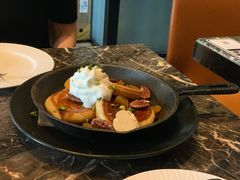 松软班戟配特浓咖啡奶油-The Coffee Academïcs(铜锣湾店)