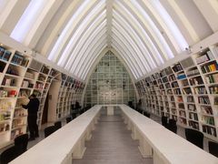 -钟书阁(松江泰晤士小镇店)