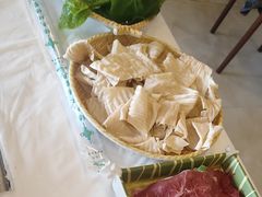 -鲁朗纳麦石锅鸡庄园