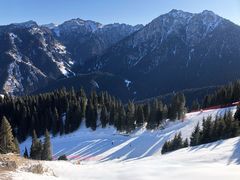 -丝绸之路山地度假区滑雪场